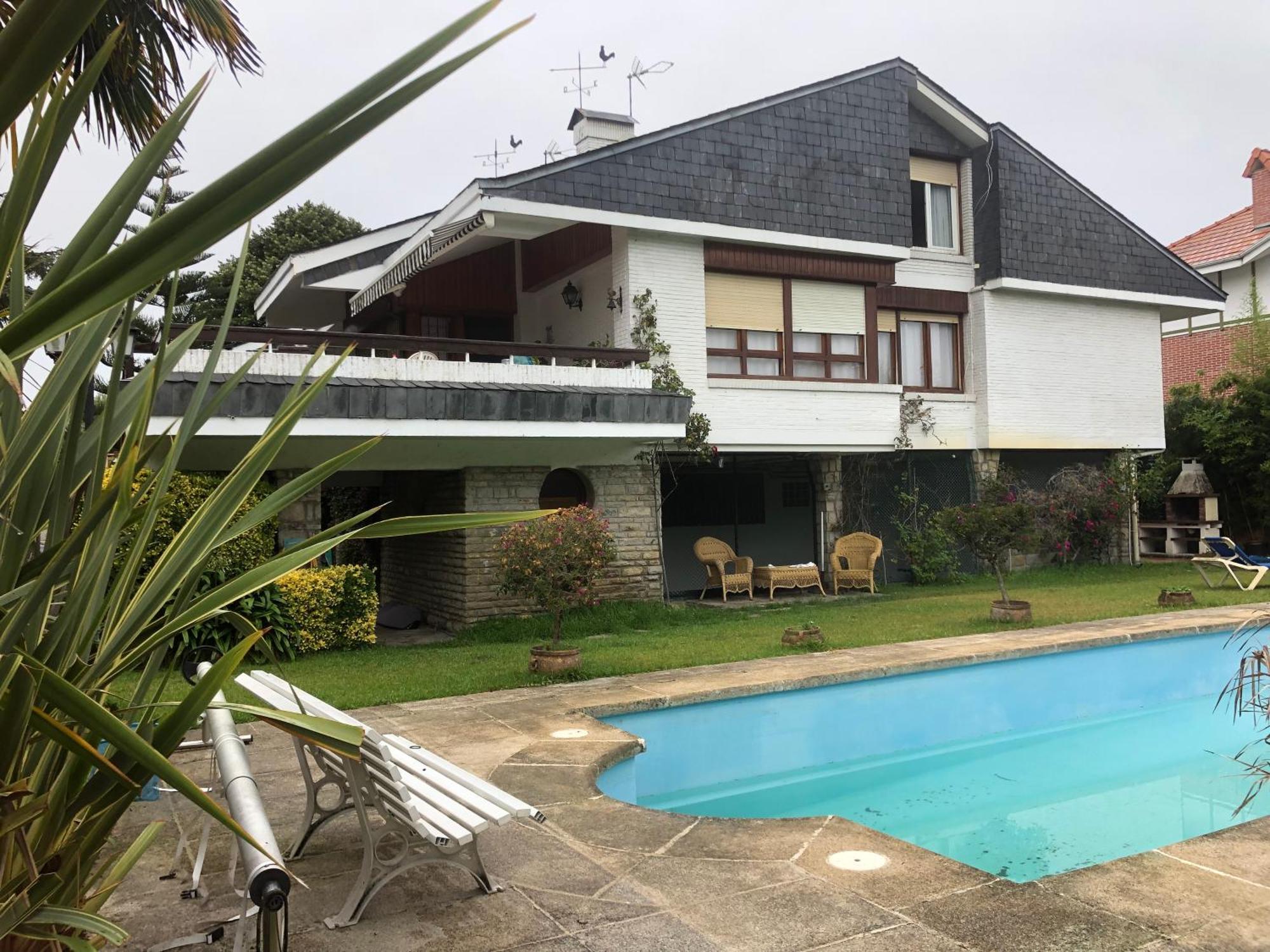 Chalet Al Lado De La Playa Con Piscina Privada, Jardin Y Barbacoa, Fronton, 6 Habitaciones Λαρέντο Εξωτερικό φωτογραφία